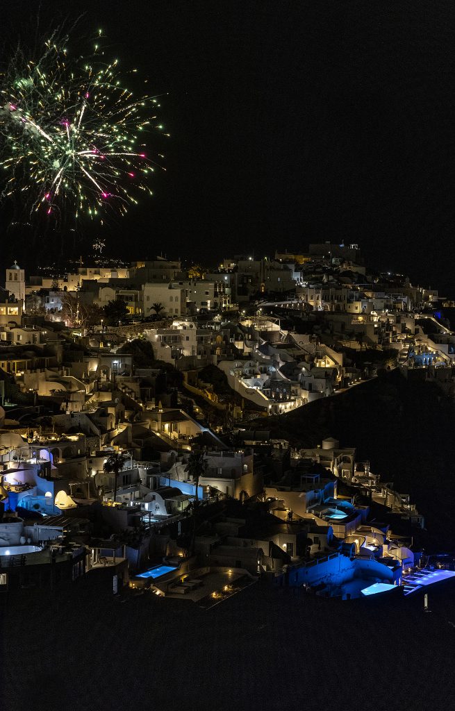 Greece - 2022_04_23_044_santorini_fireworks